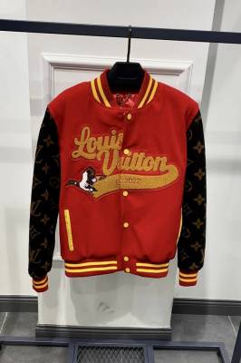 Яке тип бомбър LV КОД 879